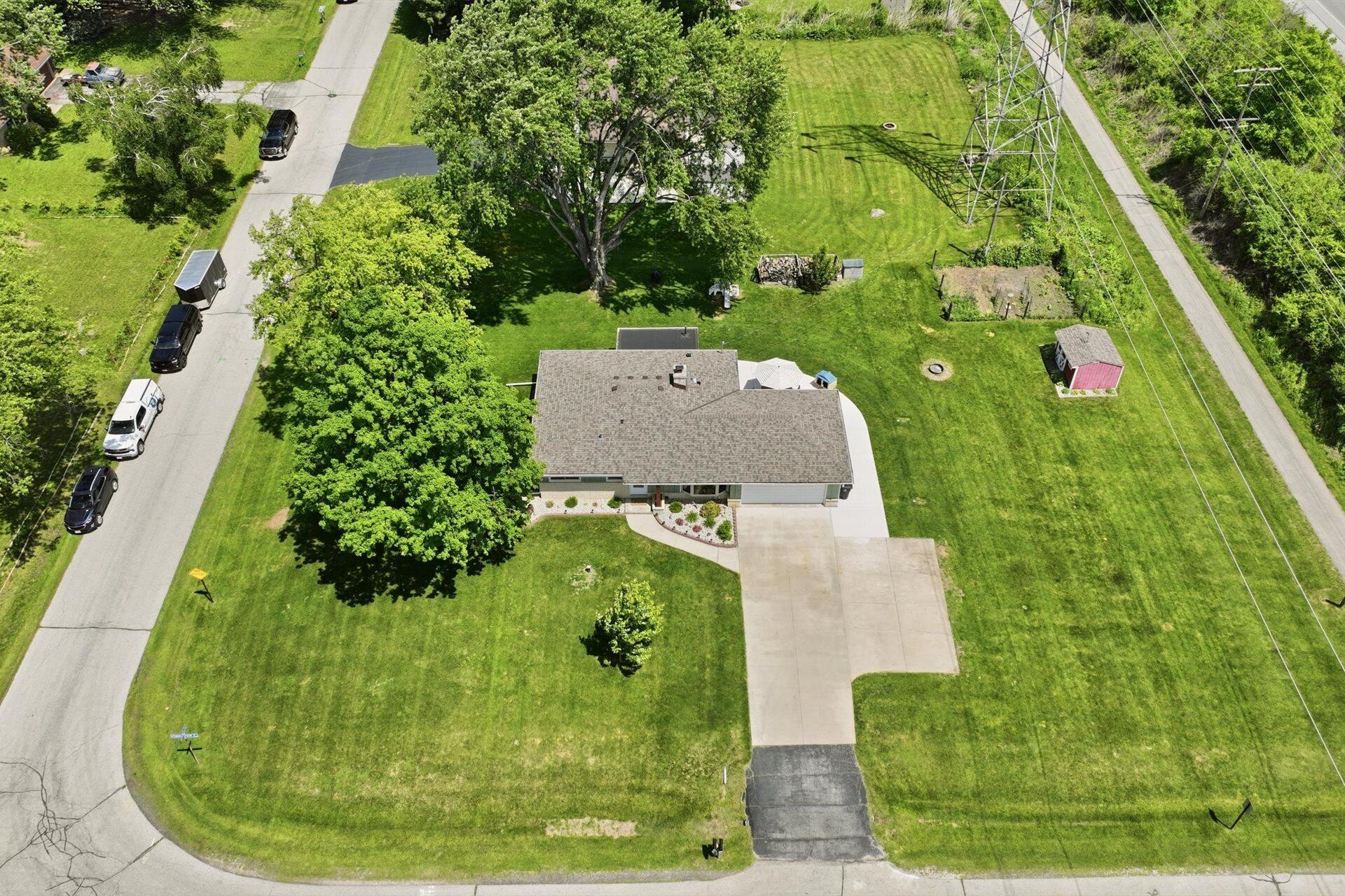 11610 West Sunnybrook Road Franklin, WI 53132 - Photo 3 of 34 11610 W Sunnybrook Rd Franklin WI