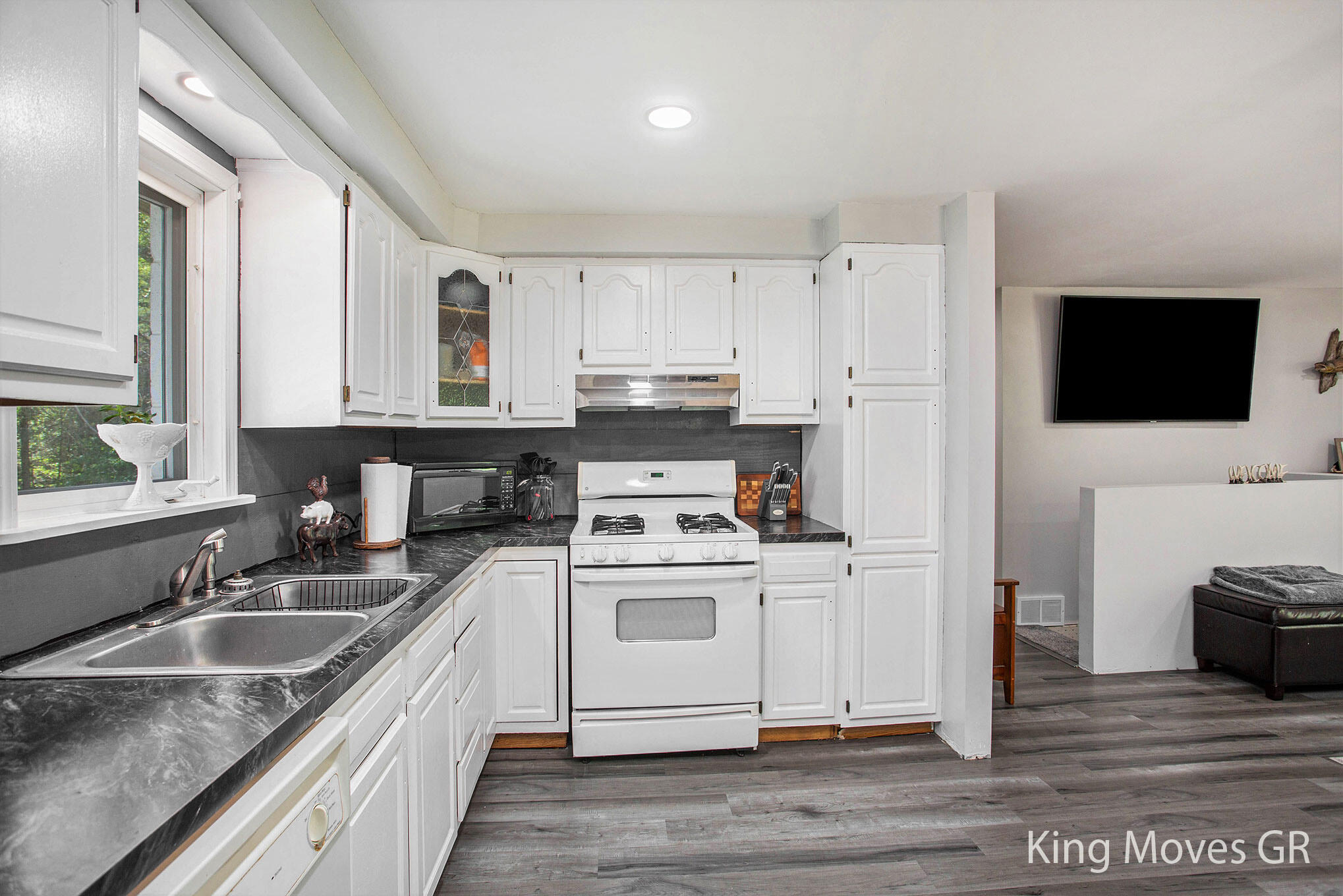 4143 Johnson Road Gowen, MI 49326 - Photo 4 of 18 8L9A3465