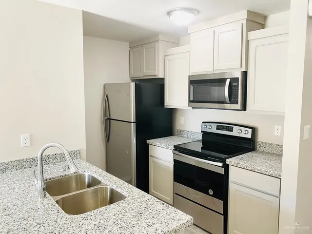 $895 | 1105 West Kennedy Street, Unit 17, Pharr, TX 78577