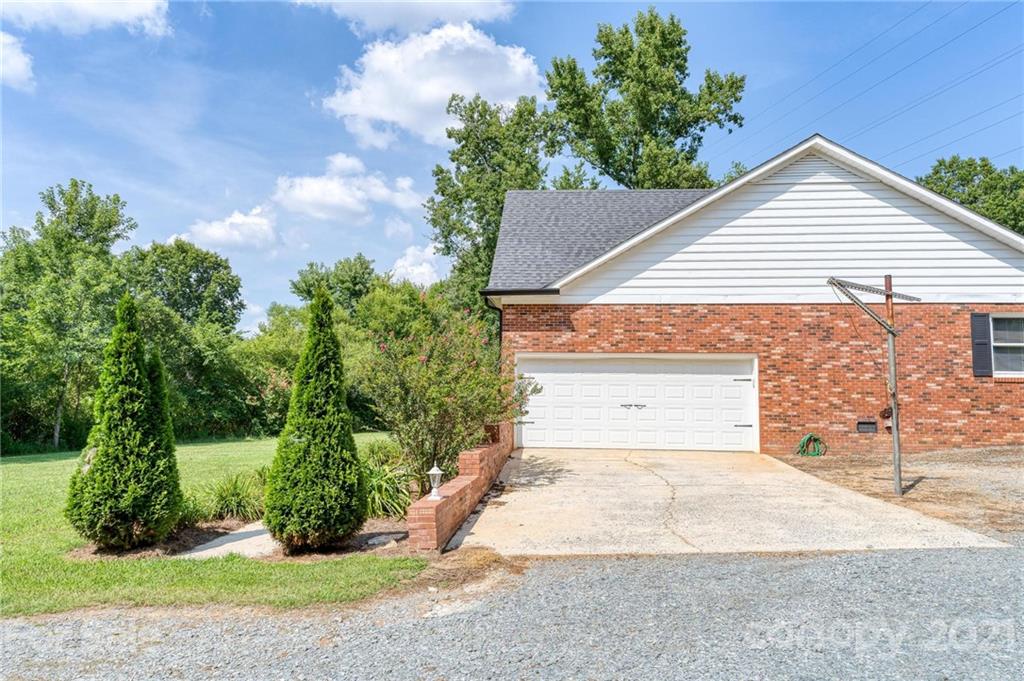 2205 Lancaster Avenue, Unit R40 Monroe, NC 28112 - Photo 3 of 24 Gallery Image 3