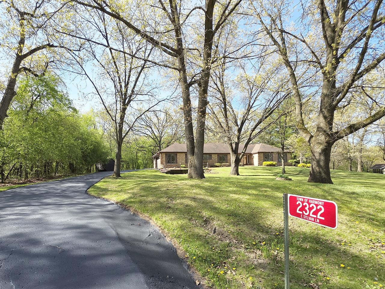 2322 East Sylvan Lane Milton, WI 53563 - Photo 3 of 63