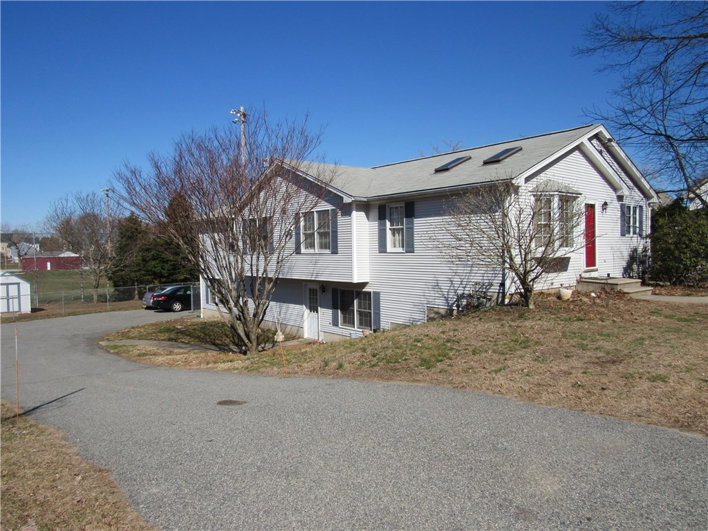 343 Knight Street Woonsocket, RI 02895 - Photo 3 of 25