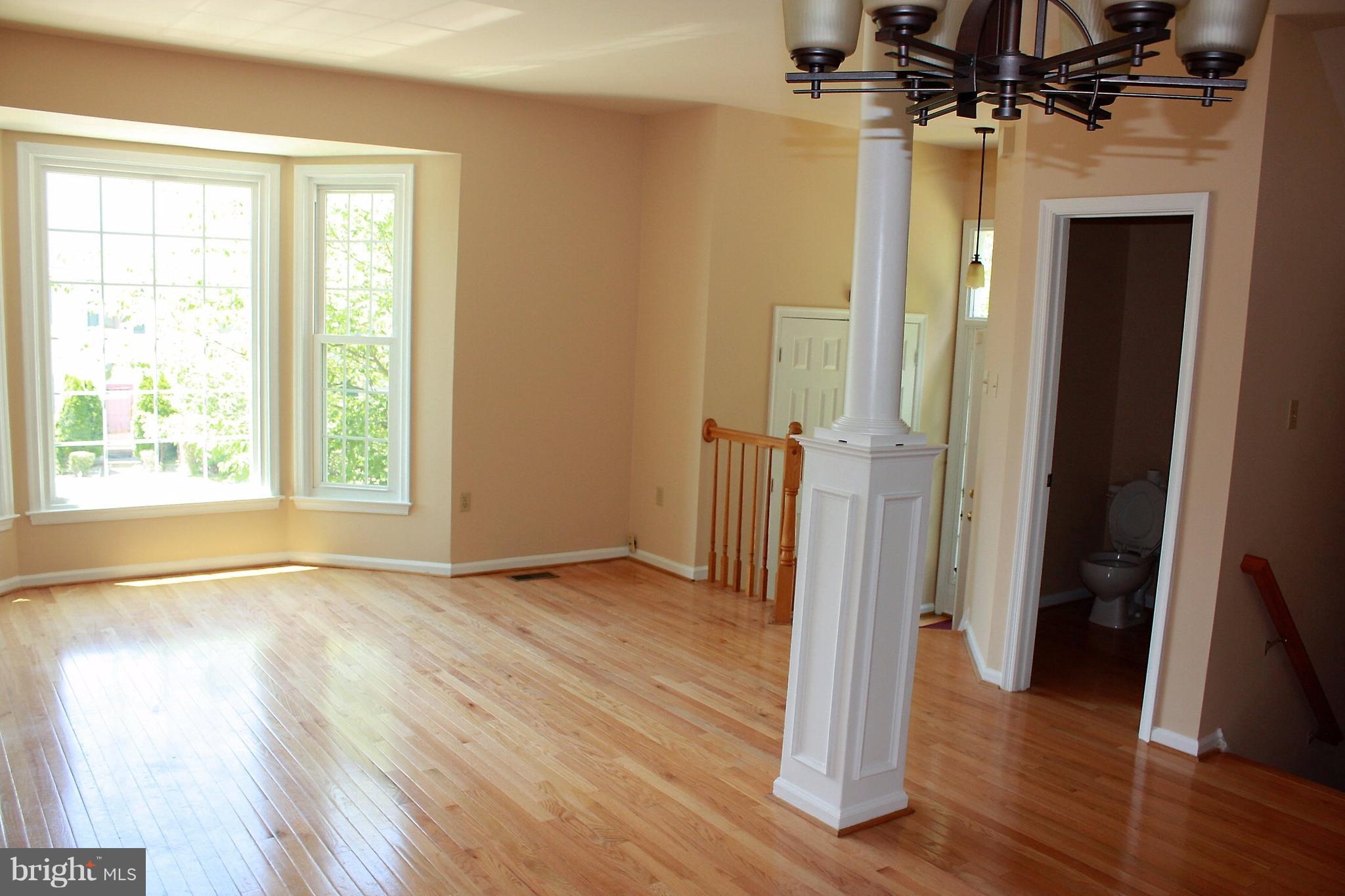 8705 Wadebrook Terrace Springfield, VA 22153 - Photo 8 of 21 Living Room