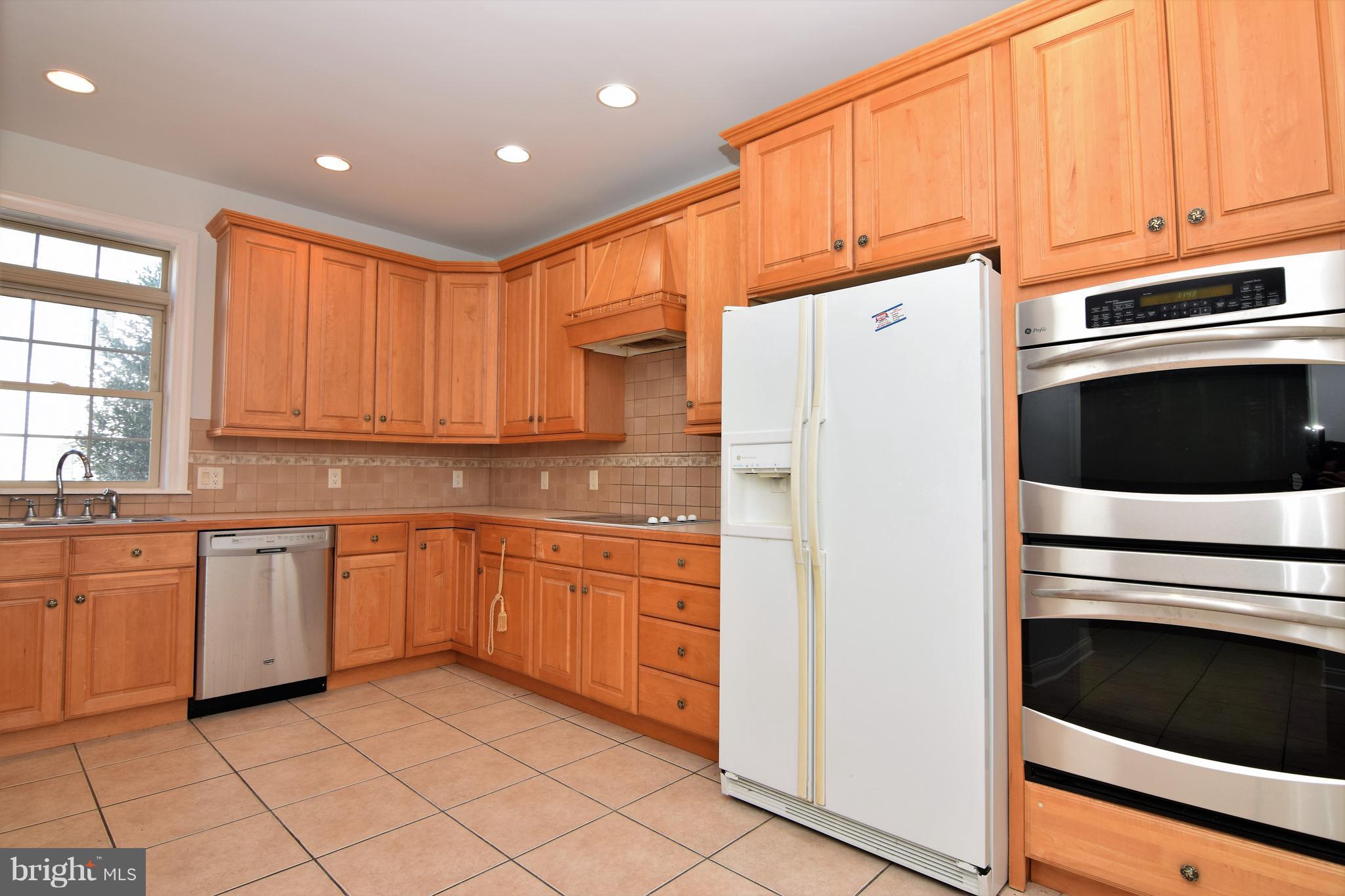 714 South Surf Road Ocean City, MD 21842 - Photo 13 of 38 Very spacious open kitchen
