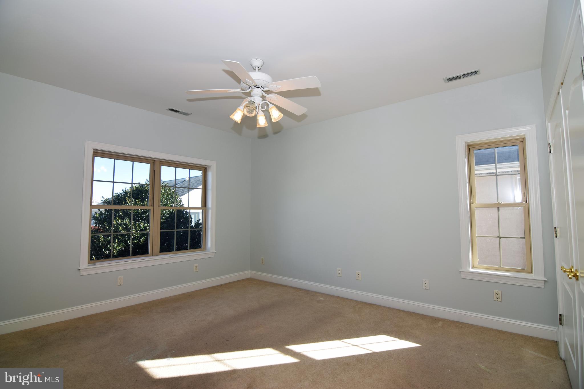 714 South Surf Road Ocean City, MD 21842 - Photo 27 of 38 Very spacious 4th bed w tons of light !!
