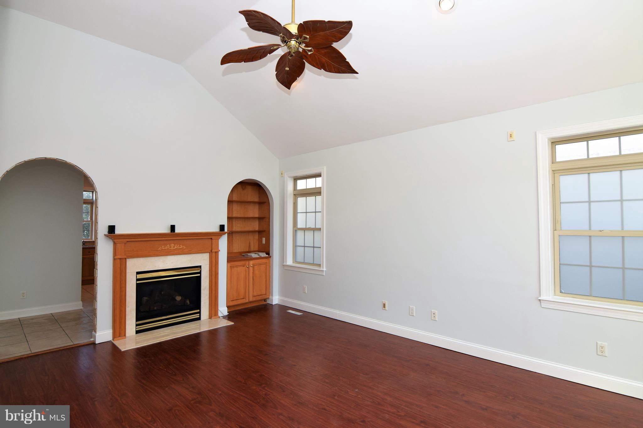 714 South Surf Road Ocean City, MD 21842 - Photo 8 of 38 Living room w gas fireplace!
