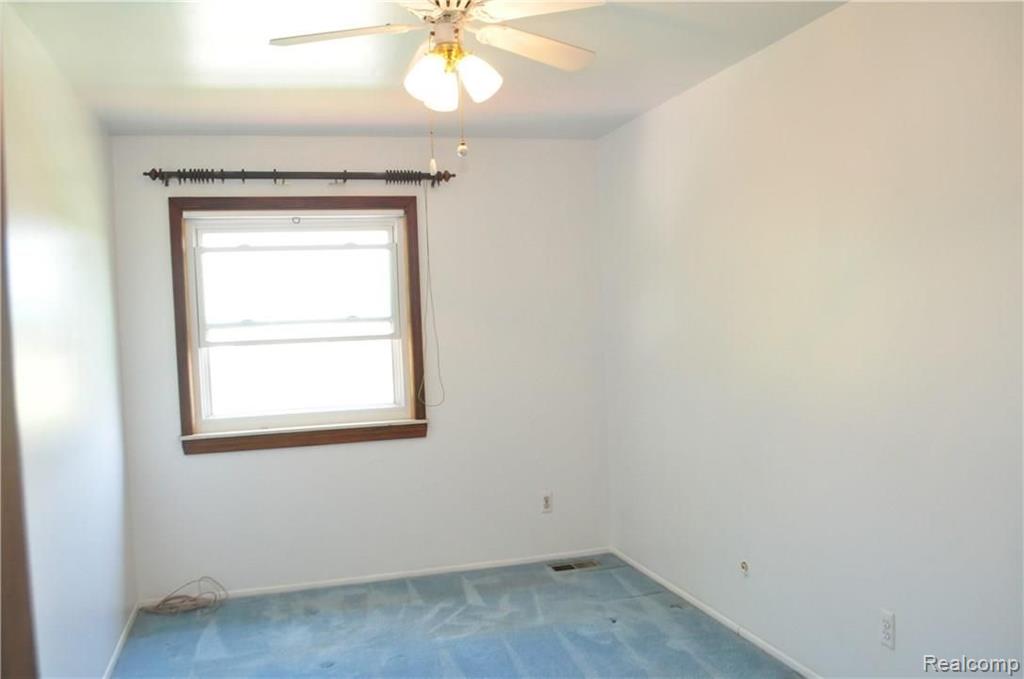 12631 Ronda Drive Southgate, MI 48195 - Photo 18 of 28