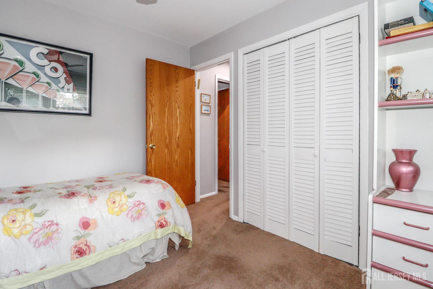 5 Overhill Road East Brunswick, NJ 08816 - Photo 25 of 38