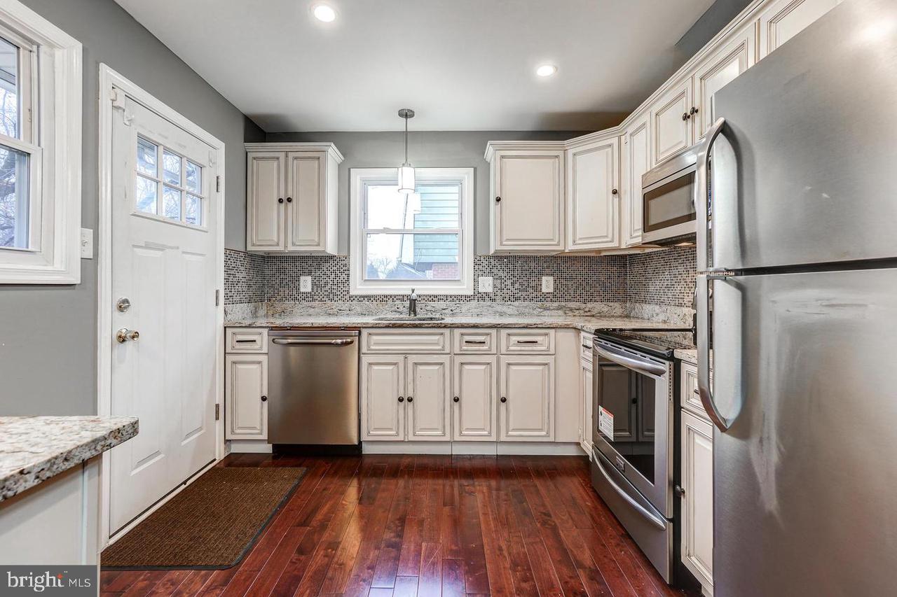 7610 Carissa Lane Laurel, MD 20707 - Photo 11 of 33