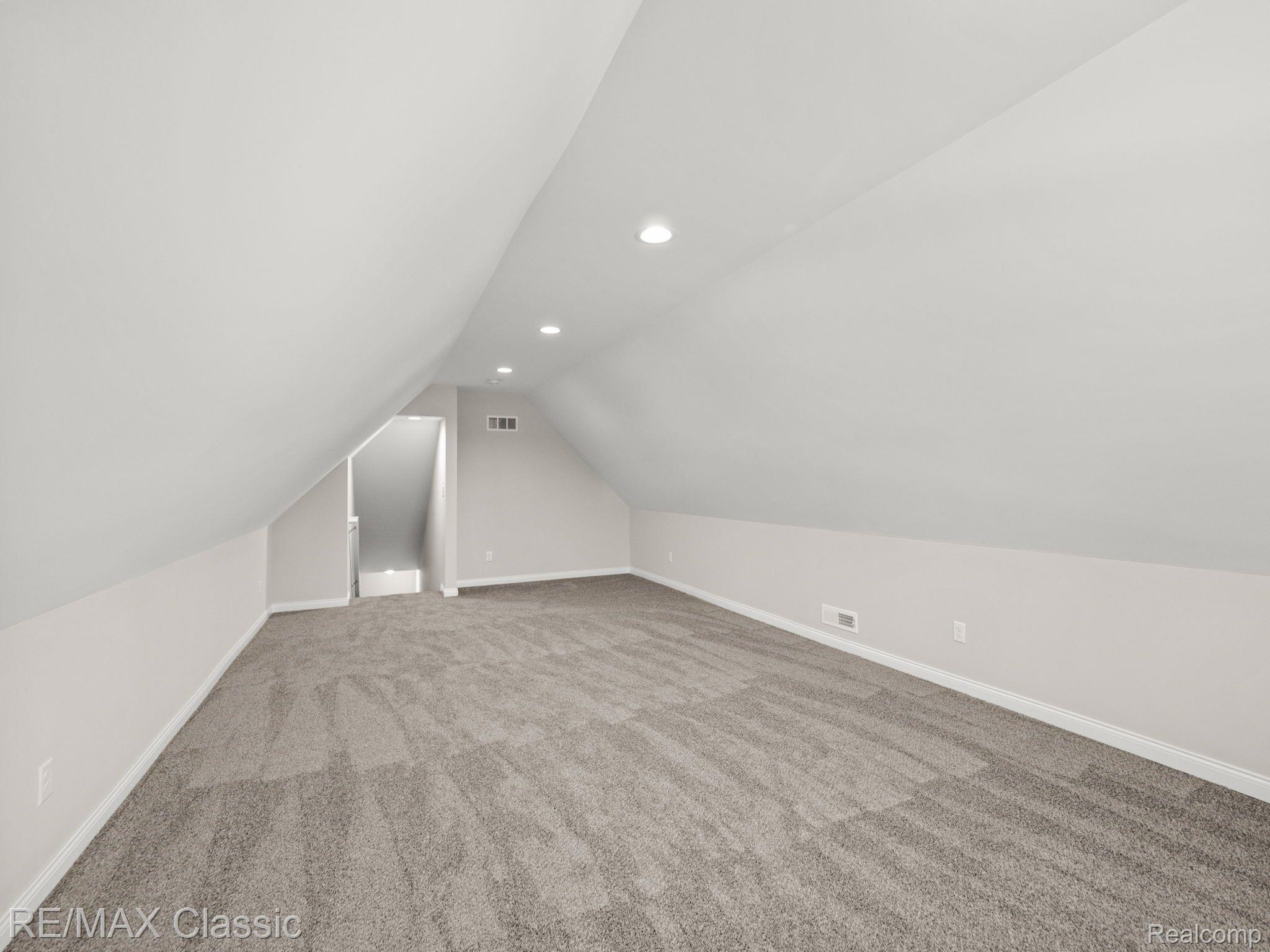 33185 McCann Road Rockwood, MI 48173 - Photo 18 of 24 Gallery Image 18