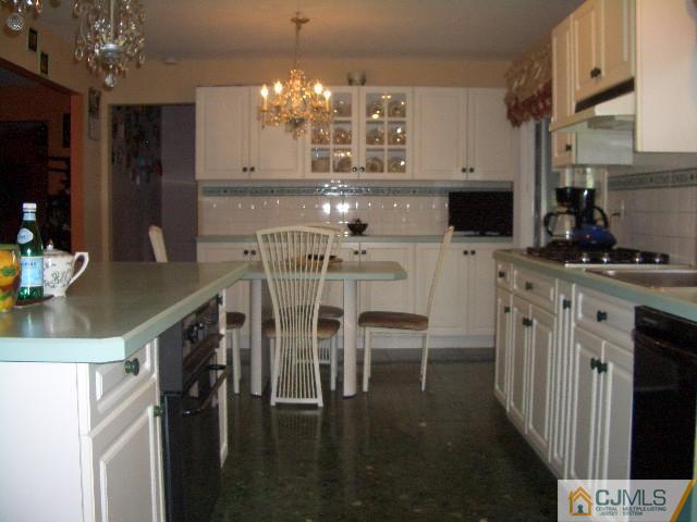 35 Burnham Road East Brunswick, NJ 08816 - Photo 10 of 25 Gallery Image 10