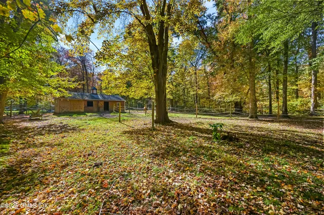 $2,995,000 | 38 Bedford Road, Greenwich, CT 06831