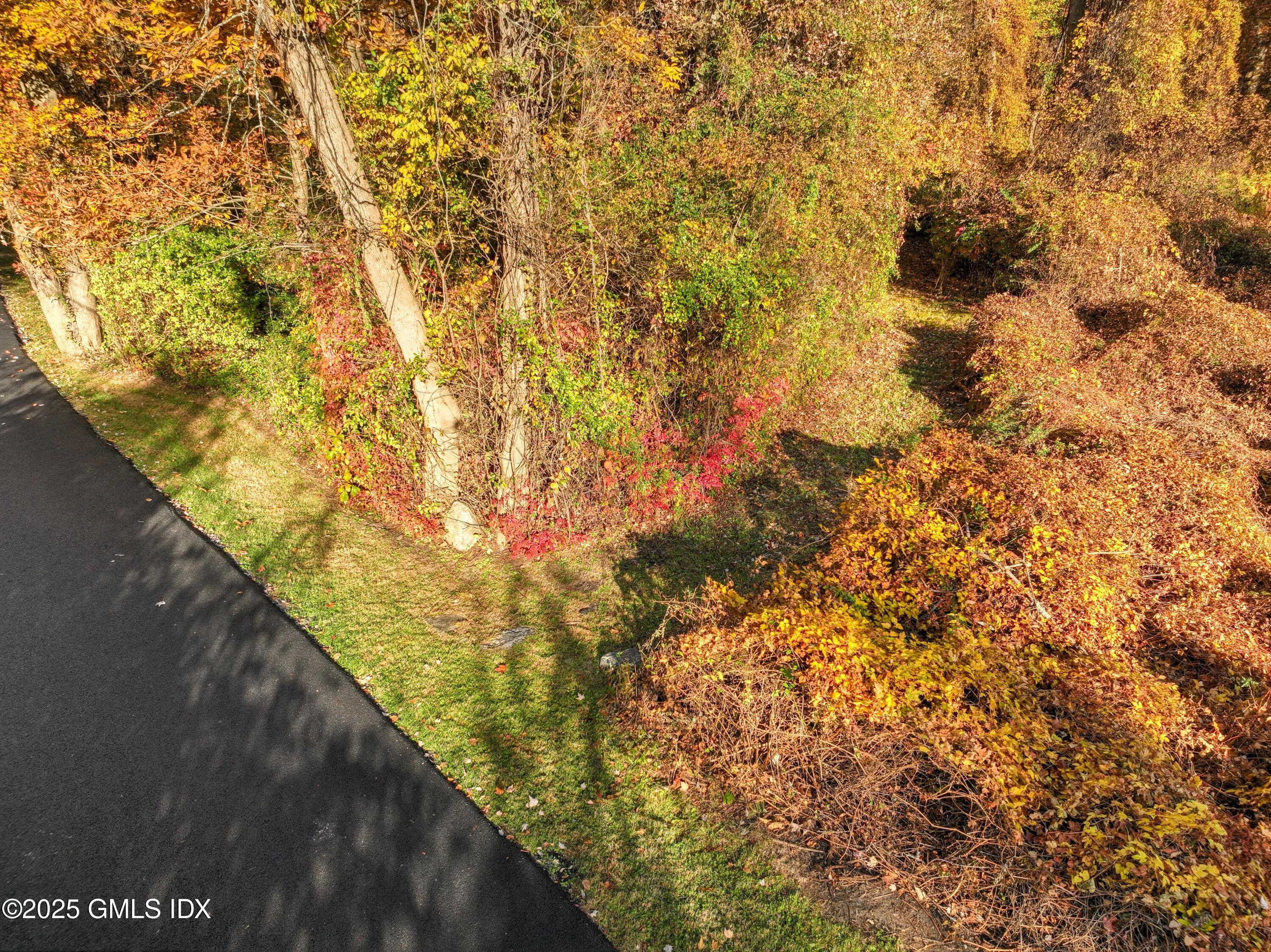 38 Bedford Road Greenwich, CT 06831 - Photo 30 of 33 Private horse trail