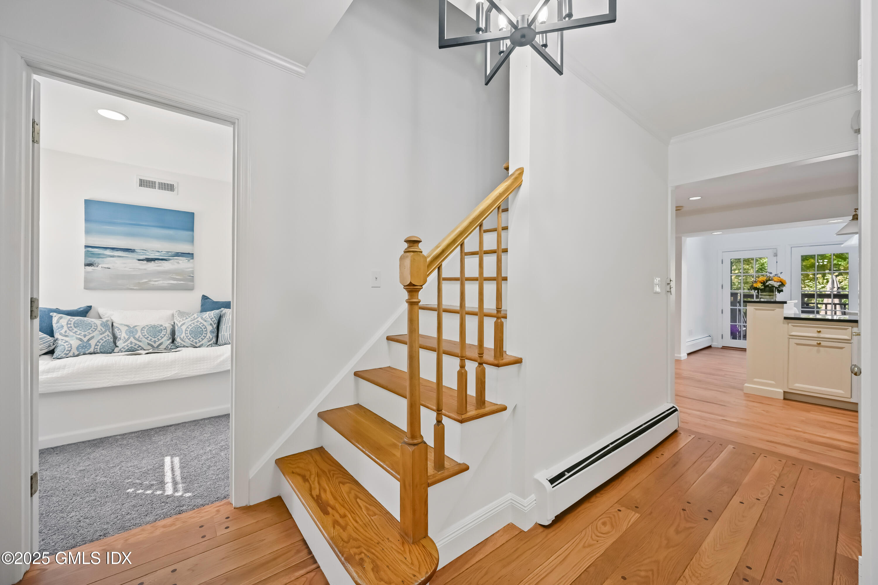 38 Bedford Road Greenwich, CT 06831 - Photo 6 of 33 Foyer to kitchen and main floor bedroom