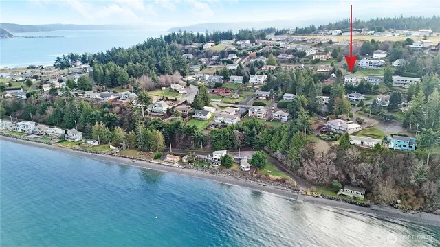 $590,000 | 320 North Street, Sequim, WA 98382