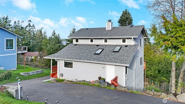 $575,000 | 320 North Street, Sequim, WA 98382