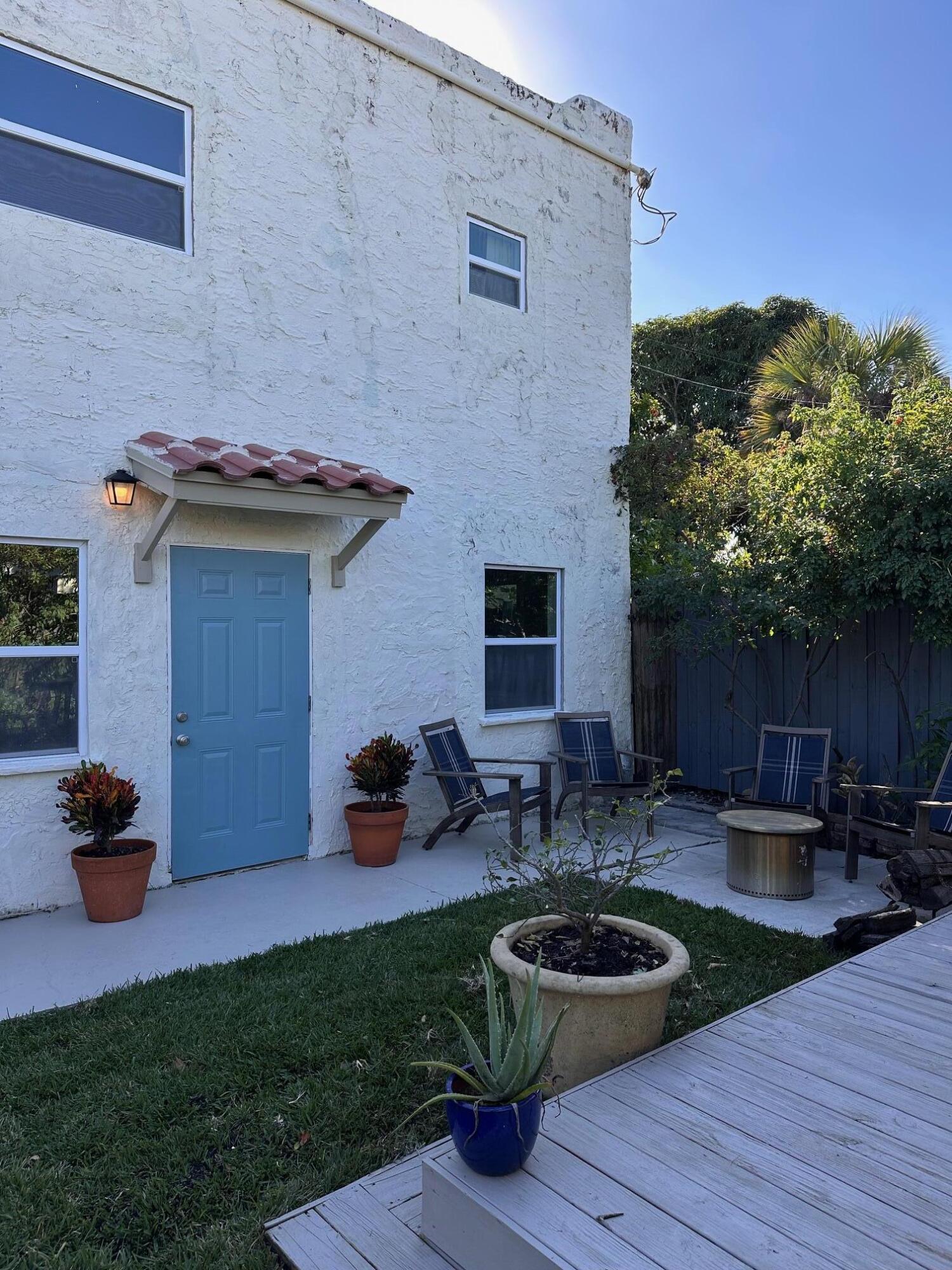 4707 Garden Avenue West Palm Beach, FL 33405 - Photo 10 of 14 Entrance
