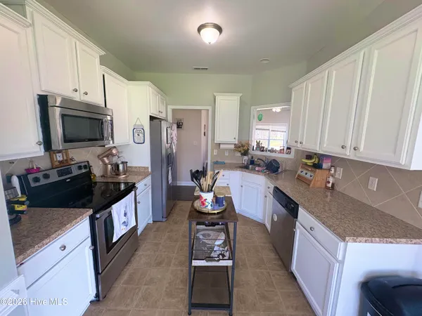 $2,000 | 174 Moonstone Court, Jacksonville, NC 28546