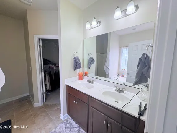 $2,000 | 174 Moonstone Court, Jacksonville, NC 28546