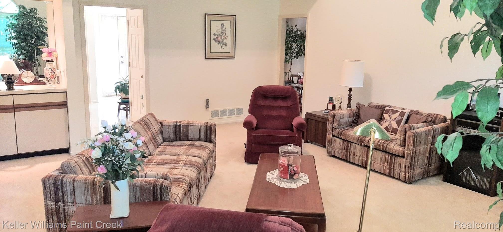 1253 Sandy Ridge Drive Rochester, MI 48306 - Photo 6 of 17 Family room