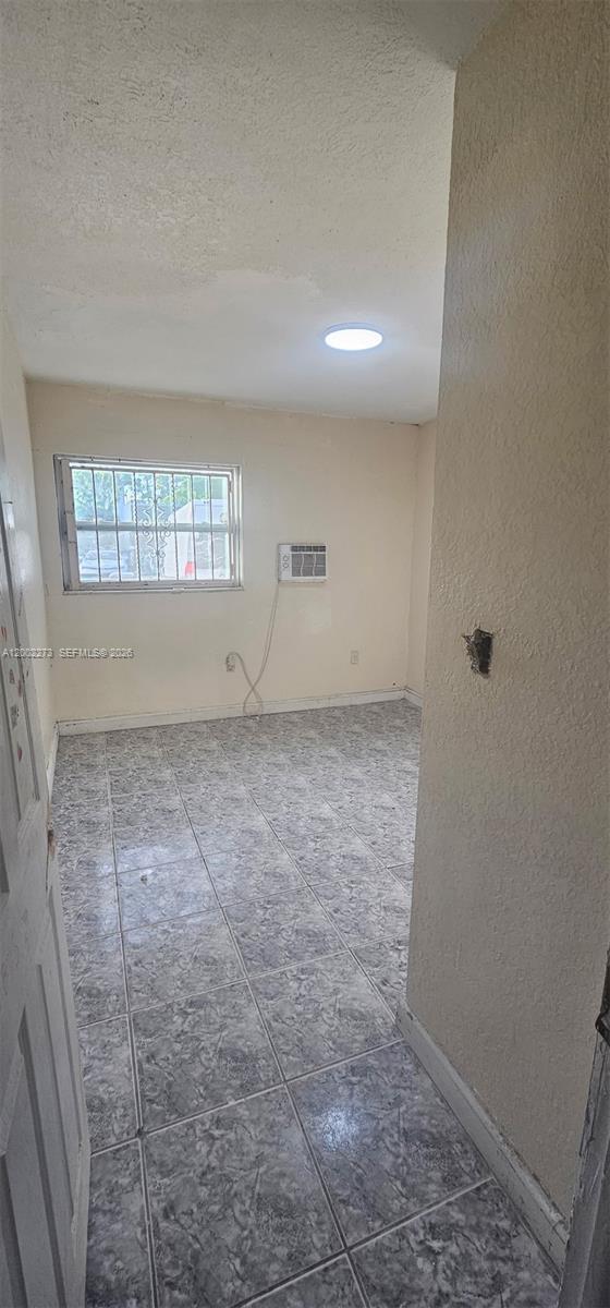 3932 Northwest 207 St Road Miami Gardens, FL 33055 - Photo 18 of 19 a view of room and window