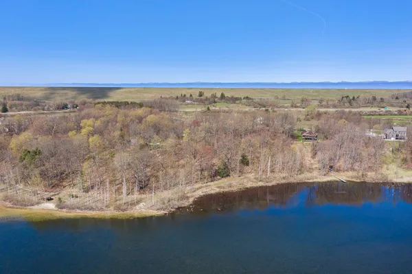 $62,000 | 5424 West Oak Point Road, Ludington, MI 49431