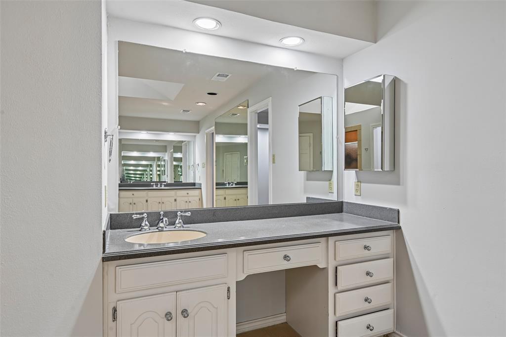 13216 Hillcrest Road Dallas, TX 75240 - Photo 30 of 40