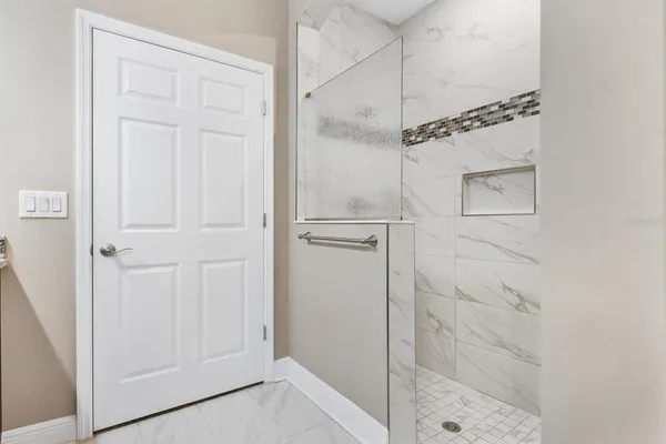 $385,900 | 13892 Kingfisher Glen Drive, Lithia, FL 33547