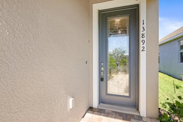 $385,900 | 13892 Kingfisher Glen Drive, Lithia, FL 33547