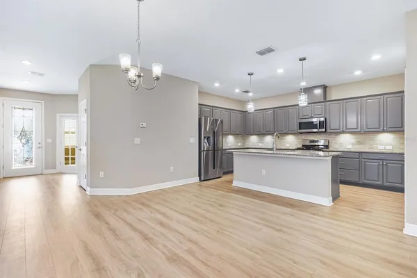 $385,900 | 13892 Kingfisher Glen Drive, Lithia, FL 33547