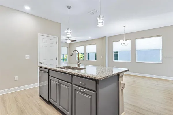 $385,900 | 13892 Kingfisher Glen Drive, Lithia, FL 33547