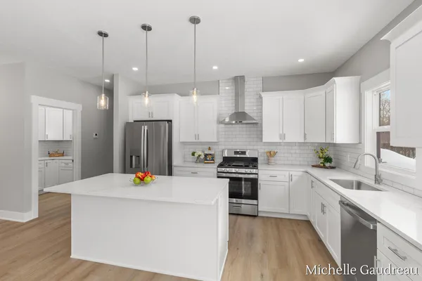 $599,900 | 3591 Leaf Lane, Freeport, MI 49325