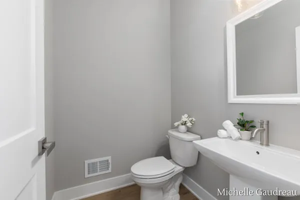 $599,900 | 3591 Leaf Lane, Freeport, MI 49325