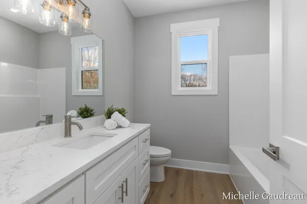 $599,900 | 3591 Leaf Lane, Freeport, MI 49325