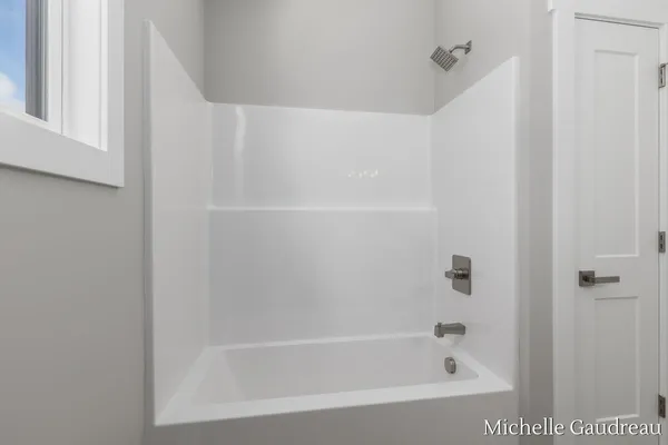 $599,900 | 3591 Leaf Lane, Freeport, MI 49325