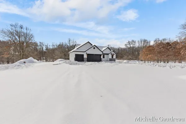 $599,900 | 3591 Leaf Lane, Freeport, MI 49325