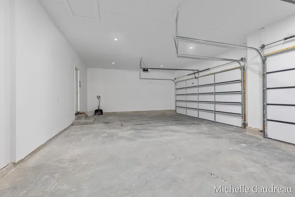 $599,900 | 3591 Leaf Lane, Freeport, MI 49325