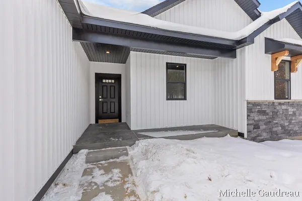 $599,900 | 3591 Leaf Lane, Freeport, MI 49325