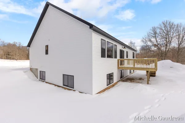 $599,900 | 3591 Leaf Lane, Freeport, MI 49325