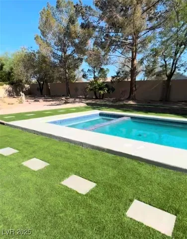 $7,000 | 385 Glenridding Street, Las Vegas, NV 89183