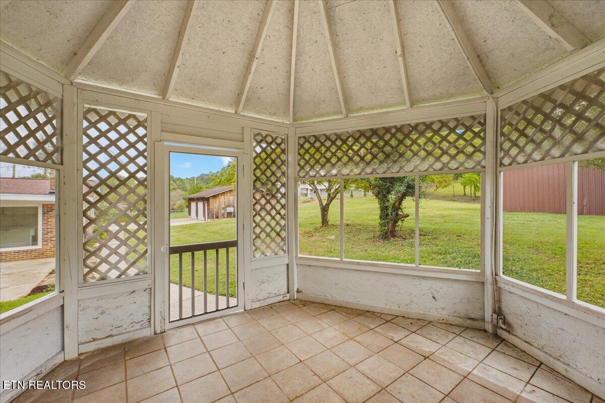 137 Shady Road Oliver Springs, TN 37840 - Photo 31 of 46 29-Exterior