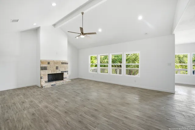 $489,000 | 207 Deer Oaks Drive, Lakehills, TX 78063