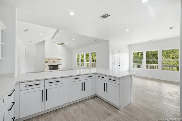 $489,000 | 207 Deer Oaks Drive, Lakehills, TX 78063