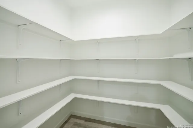 $489,000 | 207 Deer Oaks Drive, Lakehills, TX 78063