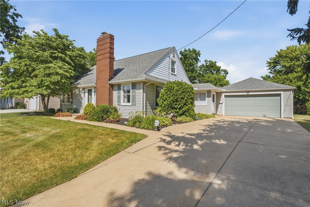 214 Grandview Avenue Northwest Canton, OH 44708 - Photo 4 of 35