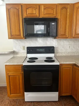 $2,000 | 845 Boulevard East, Unit 3A, Weehawken, NJ 07086