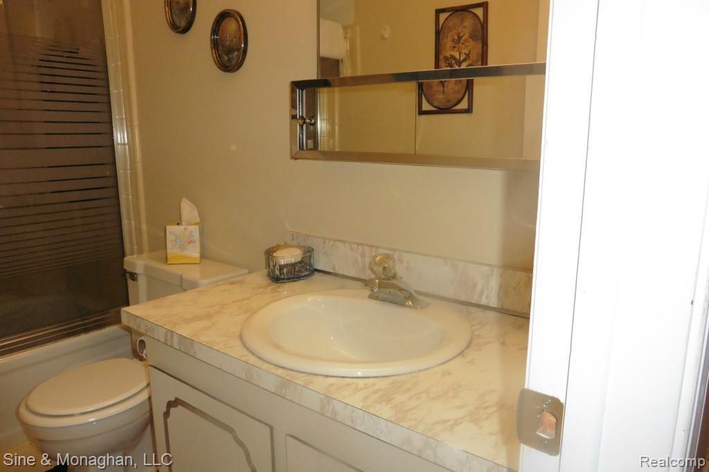 24897 Greenhill Road Warren, MI 48091 - Photo 13 of 19 Bath Vanity.jpg