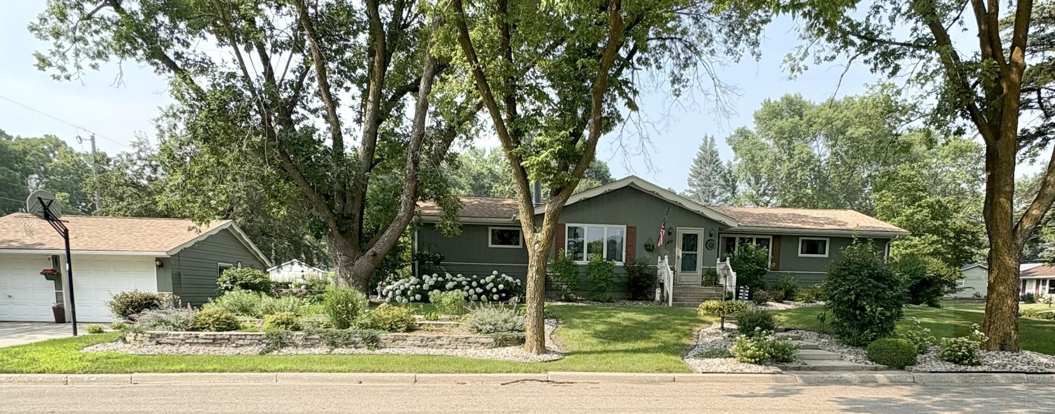 1401 North 4th Street Montevideo, MN 56265 - Photo 2 of 48