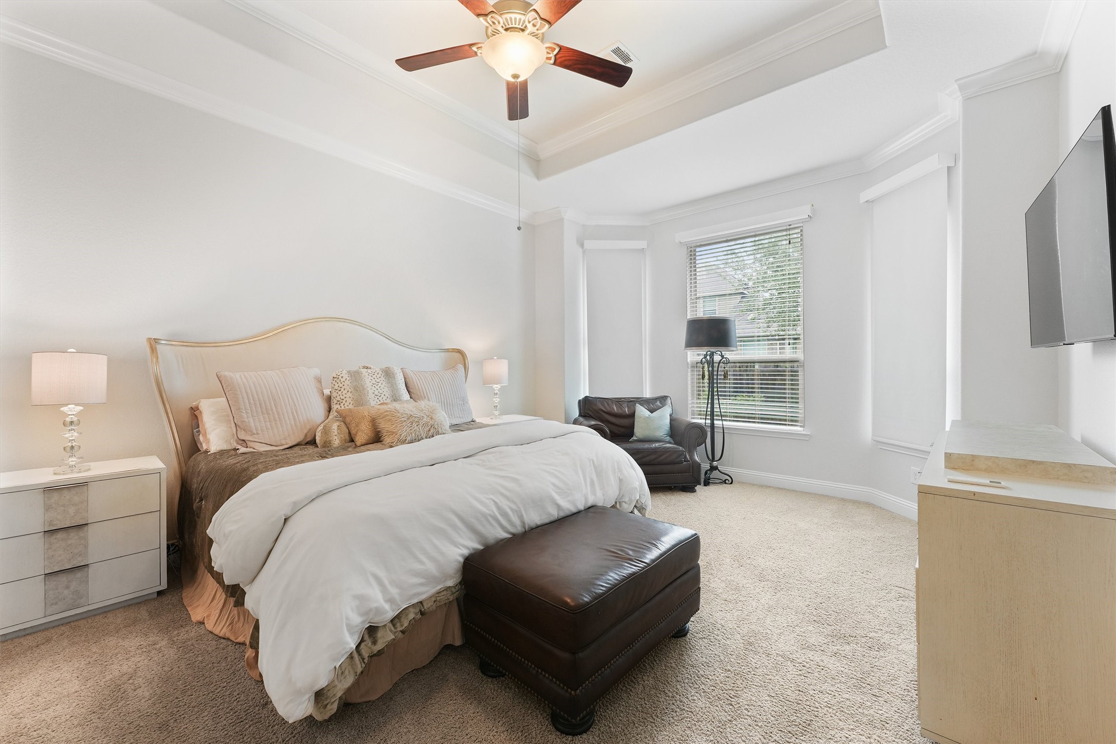 6 Inland Prairie Drive Tomball, TX 77375 - Photo 13 of 33 Primary bedroom