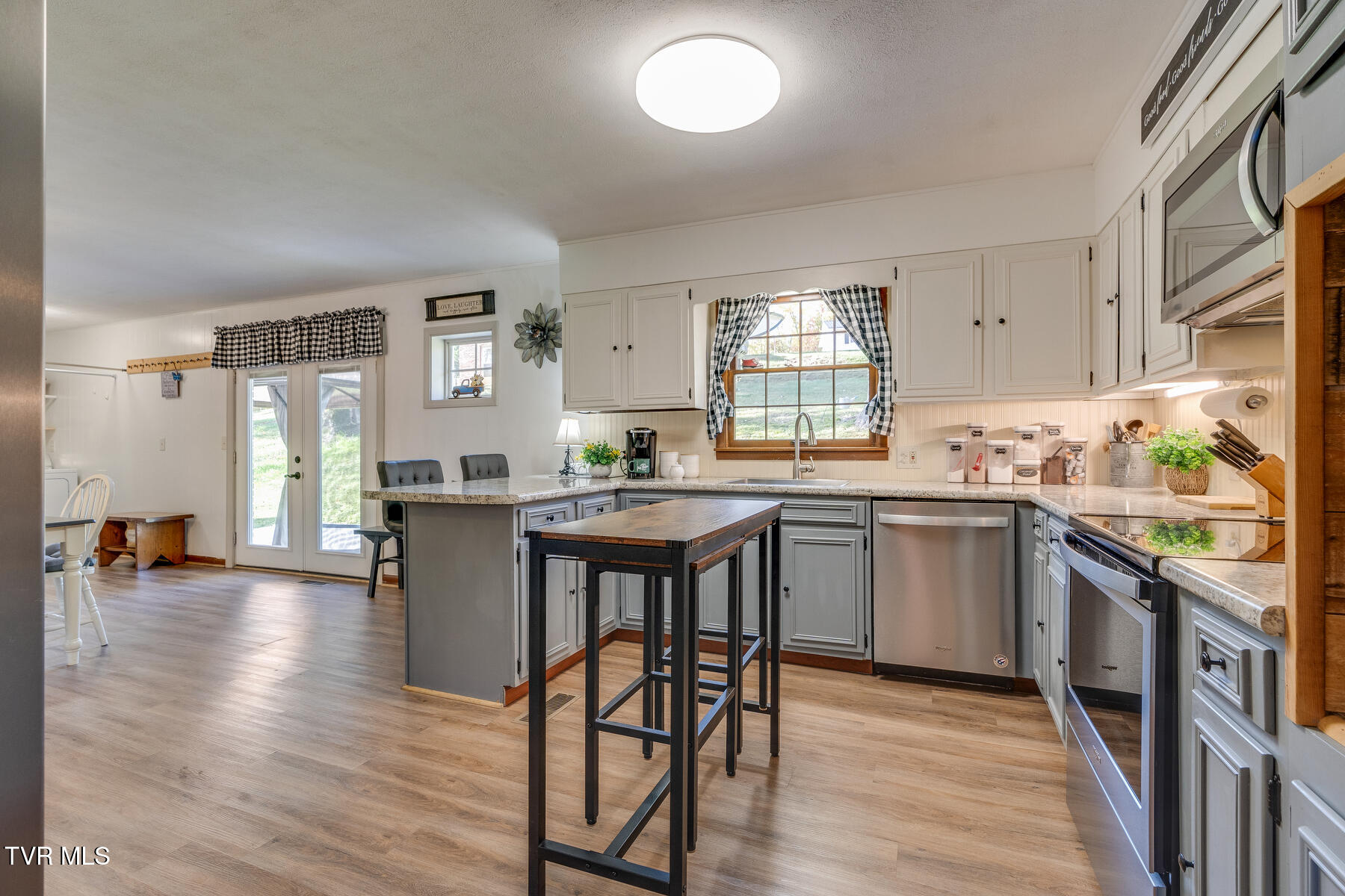 1509 Stratford Road Kingsport, TN 37664 - Photo 13 of 41 013
